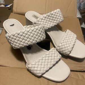 Steve Madden Women's Cream Woven Sandals